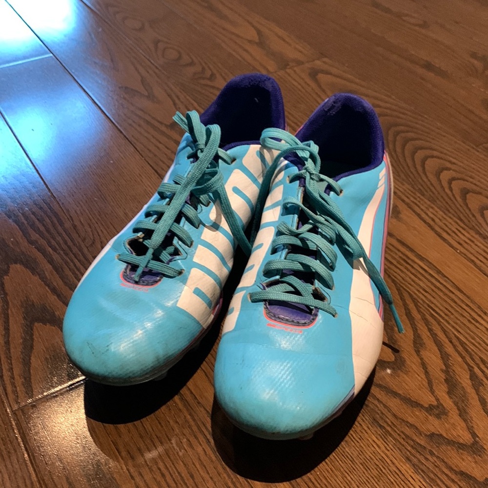 Puma Unisex soccer cleats!!!